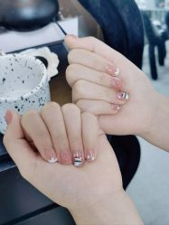 -芊屿芊浔美甲