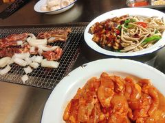 牛舌-马路牙子地桌烤肉(工体店)