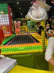 -蹦蹦跳跳(新奥购物中心店)