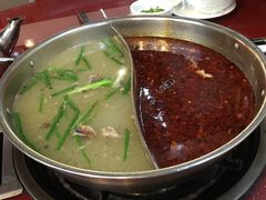 -老石黑山羊毛驴肉火锅(金凯广场店)