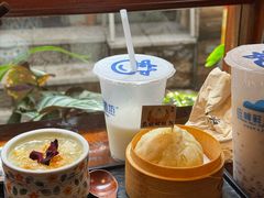 -银米·云南传统过桥米线(双廊黑金冠店)