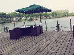 酒吧外景-湖景温泉