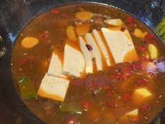 -哈尔滨烧烤·山河村铁锅炖(交大店)