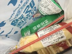 -全家便利店(莲花池东路店)