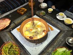 -哈吱喂丽江火塘·牦牛火锅(五一街店)