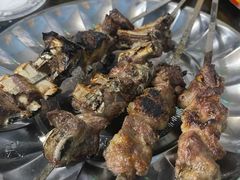 -烤肉小伙烤肉店