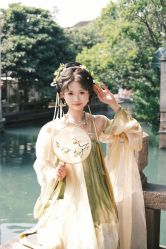 -白月清川汉服体验馆