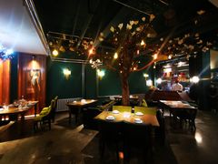 大堂-梧桐树下(云锦世家店)