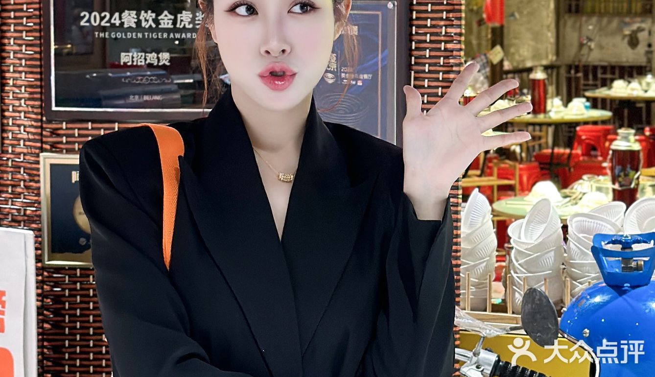 减脂人狂喜！这家鸡煲太鲜嫩了！怒吃整只