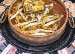 -阿山卓·野生菌火锅·纳西火塘烤肉