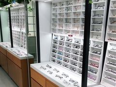 -视野联行眼镜•蔡司•依视路(温江店)