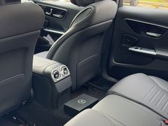 -上海星瀚奔驰4S店(红柳路店)