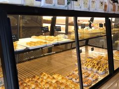 面包甜点陈列柜-龙凤点心饼家·39年老字号(松岗店)