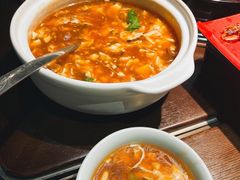 酸辣海鲜乌鱼蛋汤-羲和雅苑•北京烤鸭(乐园道万象城店)