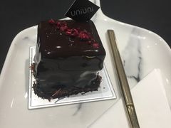 -UNI UNI(环亚凯瑟琳店)