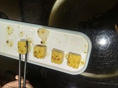 -东口码头·烧鸽子·鱼头泡饼·地方菜(金鹰悦城店)