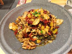 干锅肥肠-肖记公安牛肉鱼杂(田林路店)