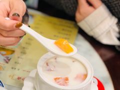 冰糖牛奶炖木瓜-广信牛奶甜品世家(台东店)
