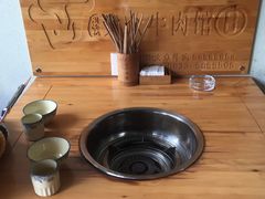 -大众跷脚牛肉馆·非遗传承单位(峨眉山店)