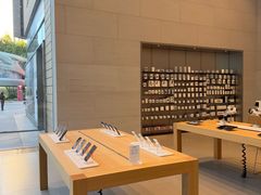 -Apple零售店(华贸购物中心店)