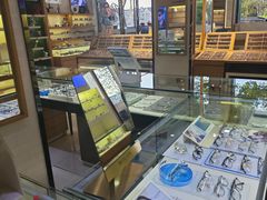 -光明眼镜·蔡司授权(徐泾店)