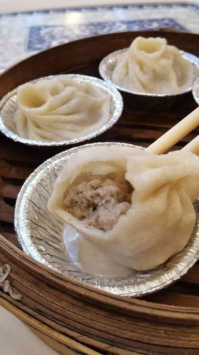 德华楼(六渡桥店)-"老字号店,招牌是年糕,每次去都是超多人,.