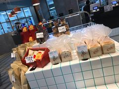 -Dough&Joe团憩(瑞虹天地月亮湾店)