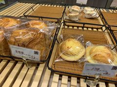 -顶东面包花园·生日蛋糕(世博店)