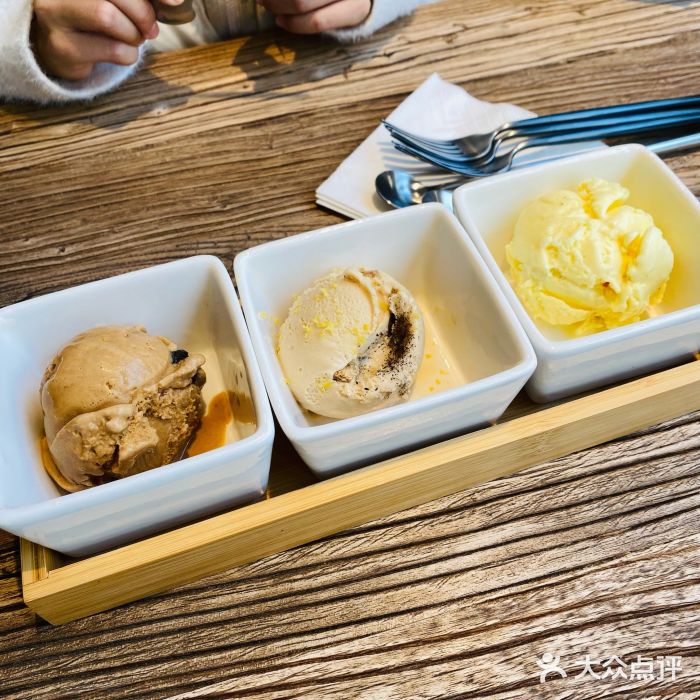 Vanilla Specialty Coffee(八大关店)自制冰淇淋图片
