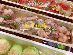 -胡须哥网红竹筒菜