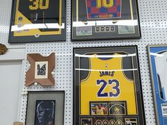 -龙慧画框·裱画配框工厂店