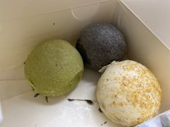 -十三不靠·球酥点心(台东步行街店)
