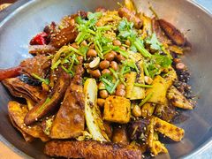 -愉肴麻辣香锅(中山路店)