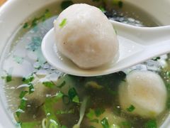 鱼丸鱼饺汤-老彬专工蚝烙糕粿
