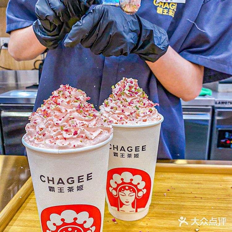 饮品  |  一夜之间火遍杭州的霸王茶姬，真的深得我心❣️