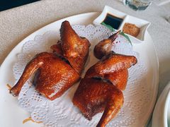 玻璃脆皮乳鸽-粤秀餐厅(国货店)