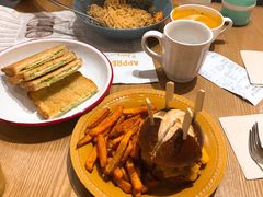 咖椰吐司-HELLO 27 意面·沙拉·帕尼尼