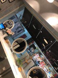 -时尚殿堂明星门店