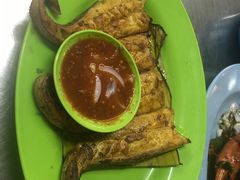 -明记烧鱼美味店