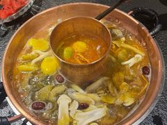 -菌自由丨野生菌火锅特色庭院餐厅(丽江古城店)