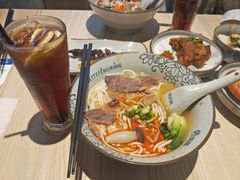 苗家红酸汤牛肉粉-俏凤凰(美林M·LIVE天地东座店)