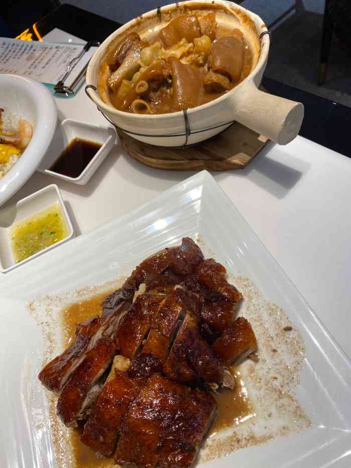 禄兴记香港大排档(吾悦广场店)-"[薄荷]环境:店内整体风格还是挺港风