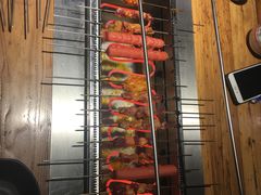 会自己转的烧烤炉-悦屋老板娘的烤肉店(紫薇田园店)