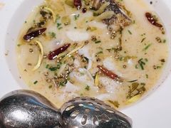 -渔语鱼酸菜鱼新川菜(来福士店)