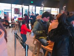 等位区-星巴克臻选(舟山凯虹广场店)