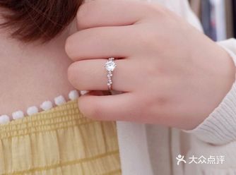普通女孩子怎样挑到满意100的钻戒呢!