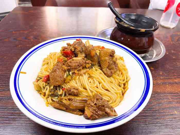 宋记老南昌啤酒鸭拌粉(万象店)-"味道不错.就是有点咸,吃一次还好.