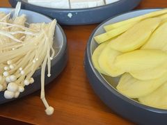 -小志家.野生菌鲜切牦牛肉牛杂火锅