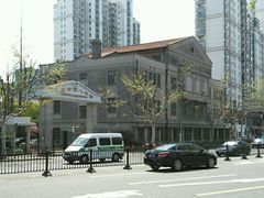 门口-上海市第八中学