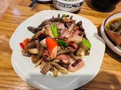 菌菇炒腊肉-妈妈的味道(和顺古镇店)